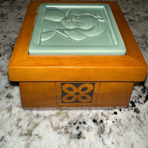 *NEVER USED WITHOUT TAGS* Vintage Disney Store Snow White Ceramic Coaster Set - Picture 9 of 9